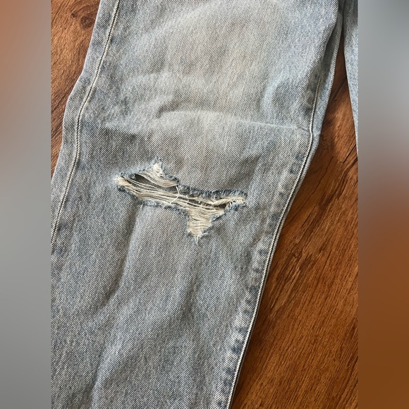 Express | High Wasted Light Wash Ripped Straight Ankle Jeans | Size 0 - Picture 7 of 14